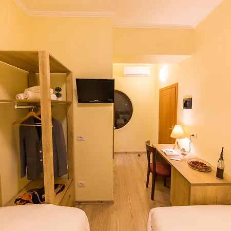 Otel Baron Tiran