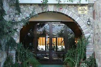 Baron Tirana